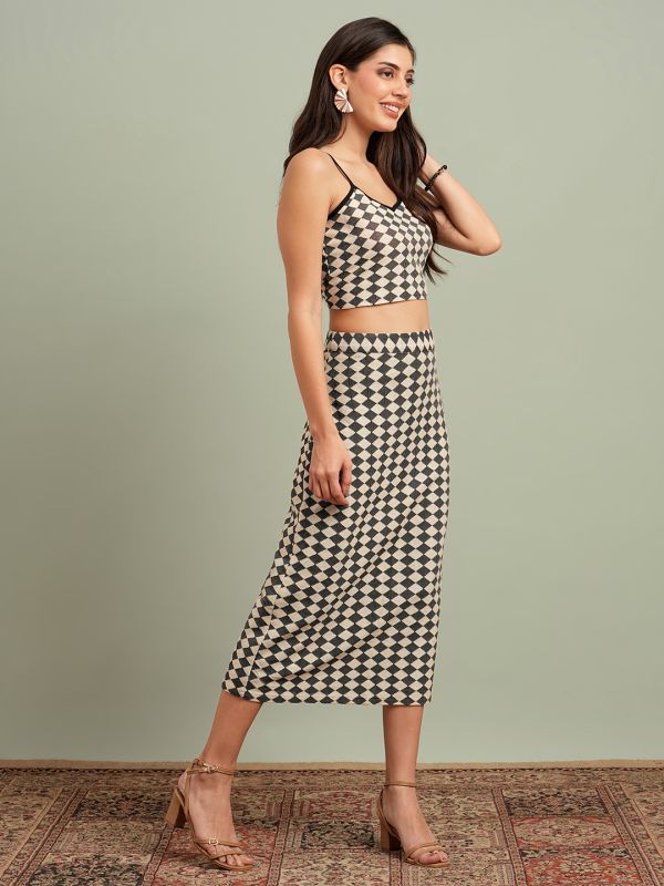 Globus Women Black V-Neck Shoulder Strap Abstract Print Crop Top with Skirt Resort Co-Ord Set