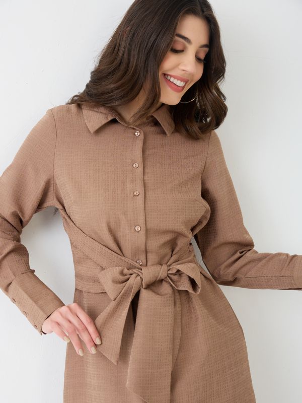 Globus Women Brown Collared Neck Cuffed Sleeves Self Design Waist Tie-Ups Midi Workwear Shirt Dress