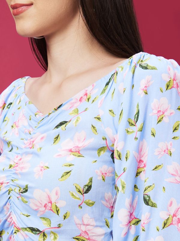 Globus Women Blue Floral Print Sweetheart Neck Smocked Crop Top