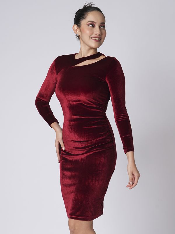 Globus Women Maroon Round Neck Long Sleeves Cut-Out Detail Velvet Knee Length Bodycon Party Dress