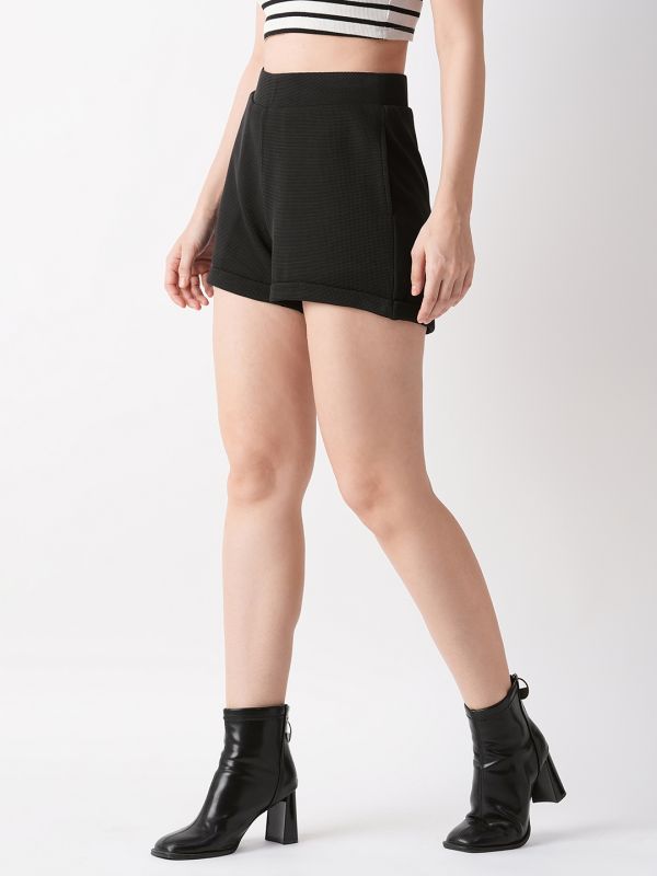 Globus Women Black Regular Fit Mid-Rise Short